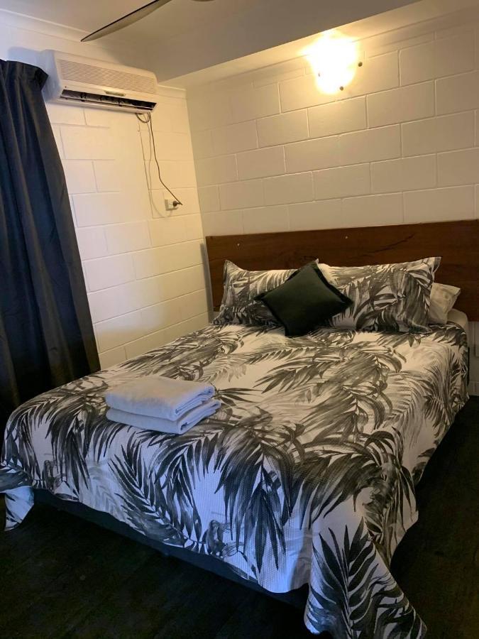 Motel On Mitchell Τάουνσβιλ Εξωτερικό φωτογραφία