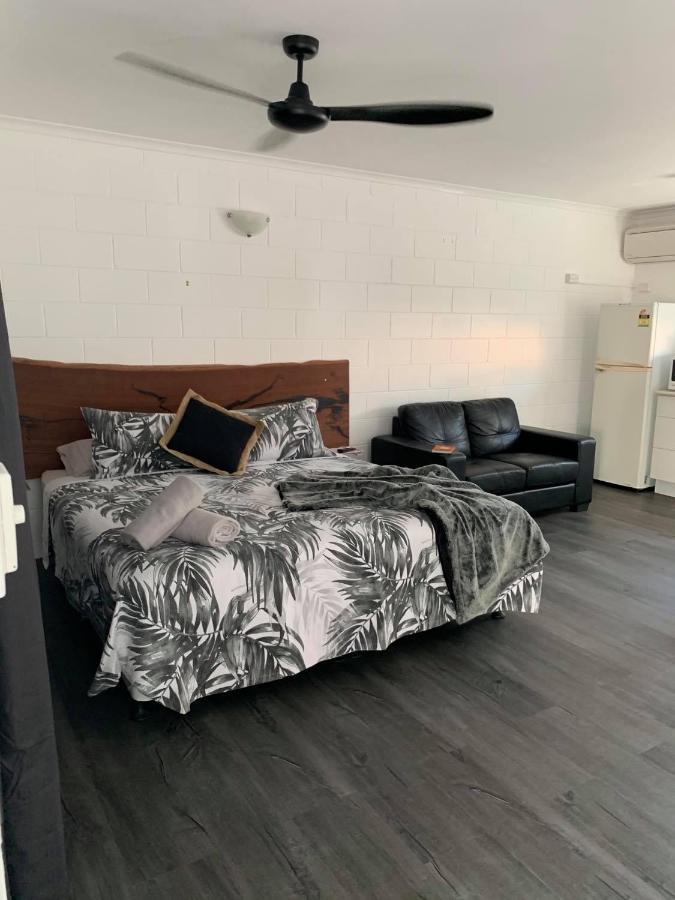 Motel On Mitchell Τάουνσβιλ Εξωτερικό φωτογραφία